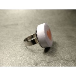 Anillo Artesano Ecológico con papel reciclado. Corazón Naranja. 2 cm. Base adaptable plateada. Pieza única.