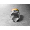 Anillo artesano ecológico con papel reciclado. 2 cm. Multicolor. Base adaptable plateada. Pieza única.