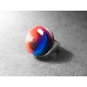 Anillo artesano ecológico con papel reciclado. 2 cm. Multicolor. Base adaptable plateada. Pieza única.