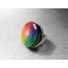 Anillo artesano ecológico con papel reciclado. 2,5 cm. Multicolor. Base adaptable plateada. Pieza única.