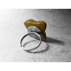 Anillo Artesano Ecológico de pasta de papel reciclado. Corazón Blanco. 2 cm. Base adaptable plateada. Pieza única.