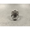 Anillo Artesano Ecológico con papel reciclado. 2 cm. Tonos blancos beige. Base adaptable. Pieza única.