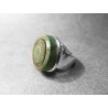 Anillo Artesano Ecológico con papel reciclado. 2 cm. Tonos verdes. Base adaptable. Pieza única.