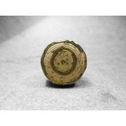 Anillo Artesano Ecológico con papel reciclado. 2 cm. Tonos verdes. Base adaptable. Pieza única.