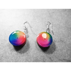 Par de Pendientes artesanos ecológicos realizados con papel reciclado. Multicolor. Base Baño Plata. Piezas únicas.