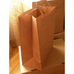 22 x 28,5 x 10 cm. 10 Bolsas grandes de papel kraft lisas y asa plana.