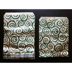 16 x 21 cm. 15 Bolsas de papel kraft estampadas espirales verdes. Mil usos.